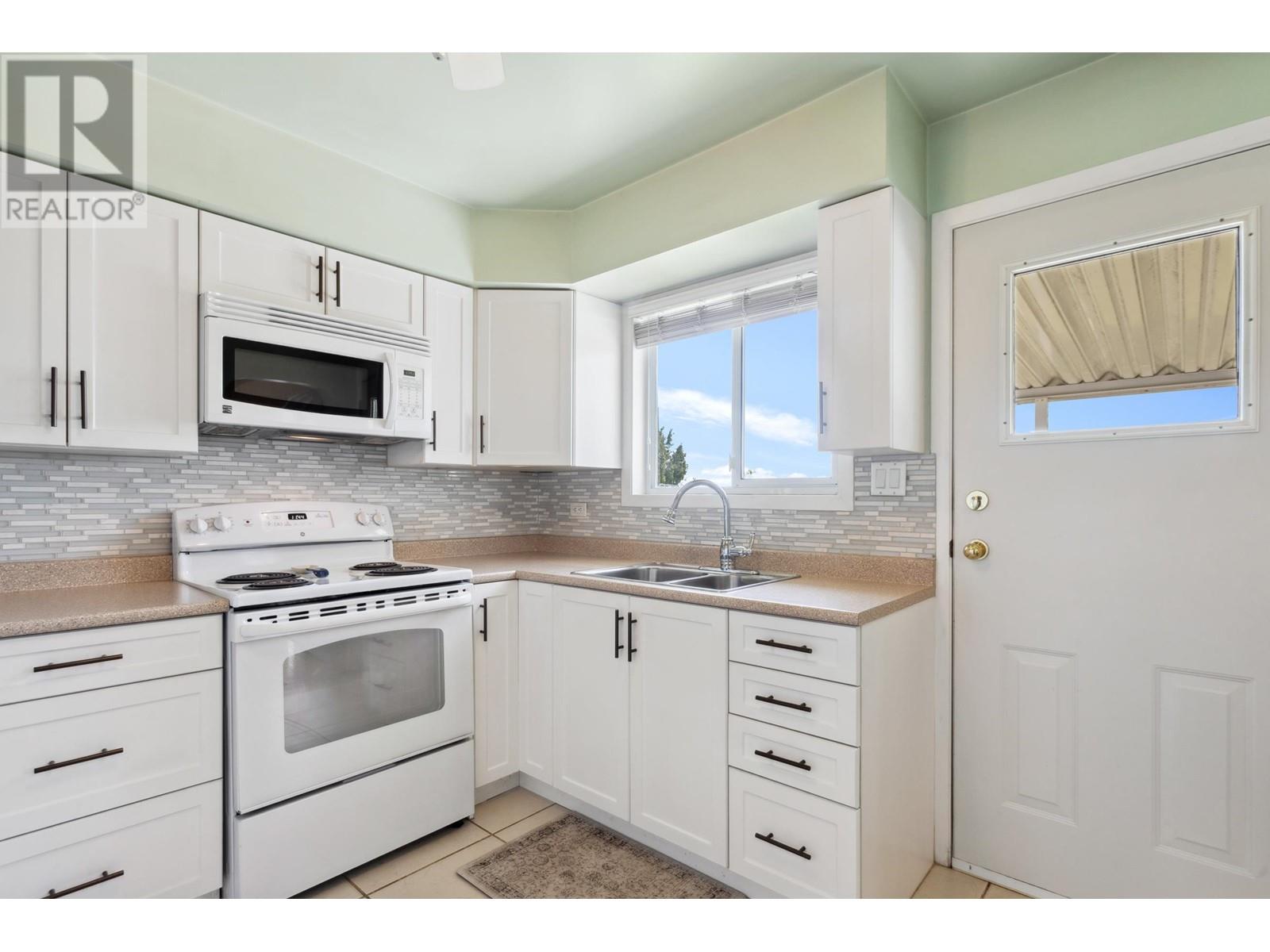 6426 Neville Street, Burnaby, British Columbia  V5E 1A6 - Photo 10 - R2998219