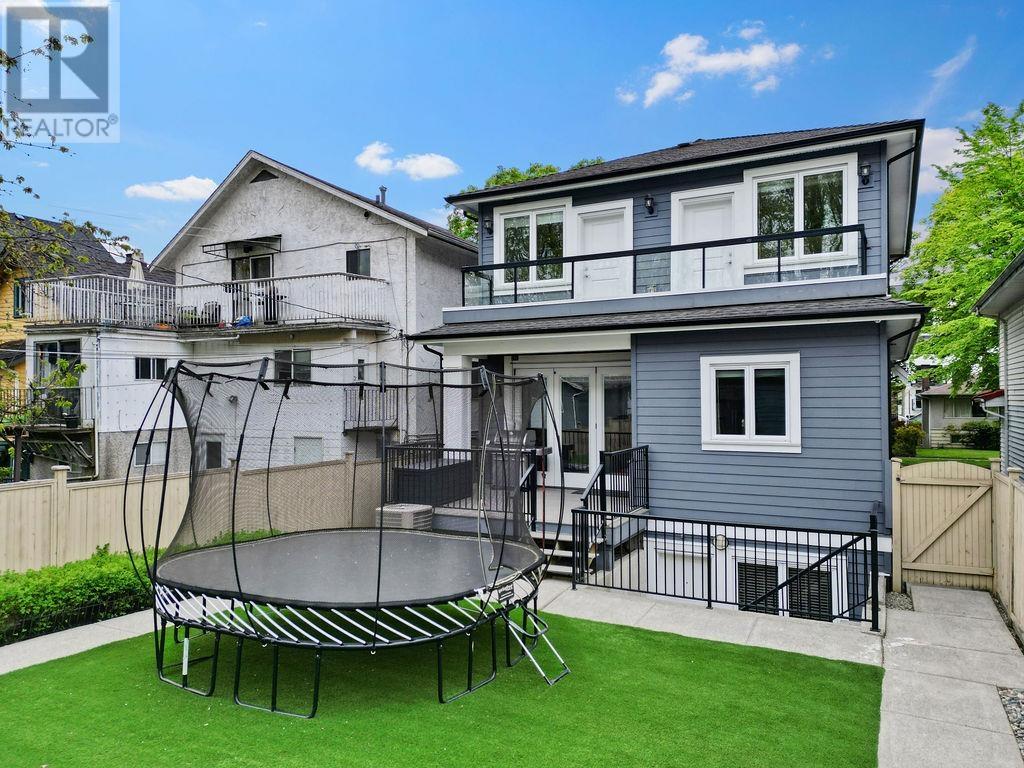 2217 E 8th Avenue, Vancouver, British Columbia  V5N 1V4 - Photo 37 - R2998237