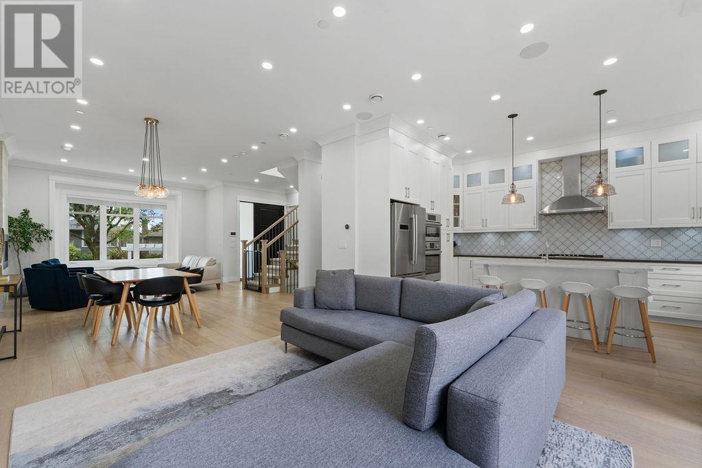 2217 E 8th Avenue, Vancouver, British Columbia  V5N 1V4 - Photo 4 - R2998237
