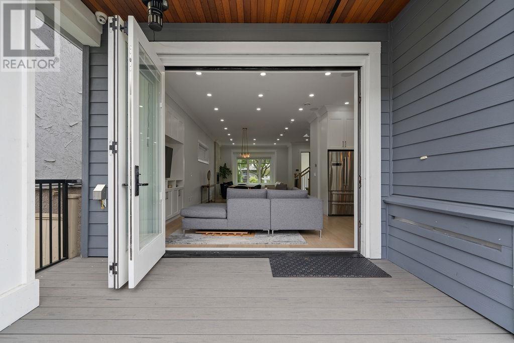 2217 E 8th Avenue, Vancouver, British Columbia  V5N 1V4 - Photo 9 - R2998237