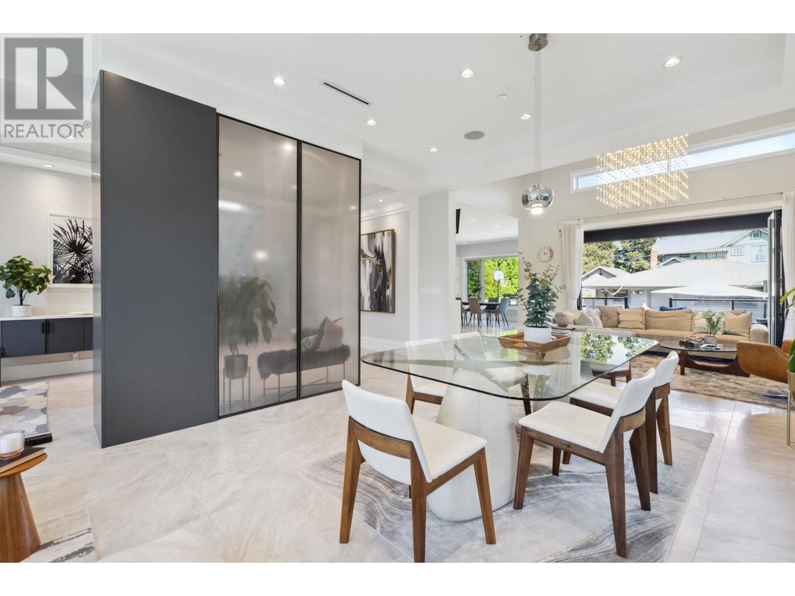 342 W 15th Street, North Vancouver, British Columbia  V7M 1S5 - Photo 13 - R2998261