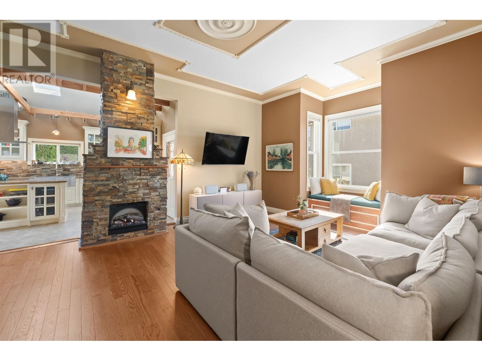 327 Pine Street, New Westminster, British Columbia  V3L 2T1 - Photo 11 - R2998286