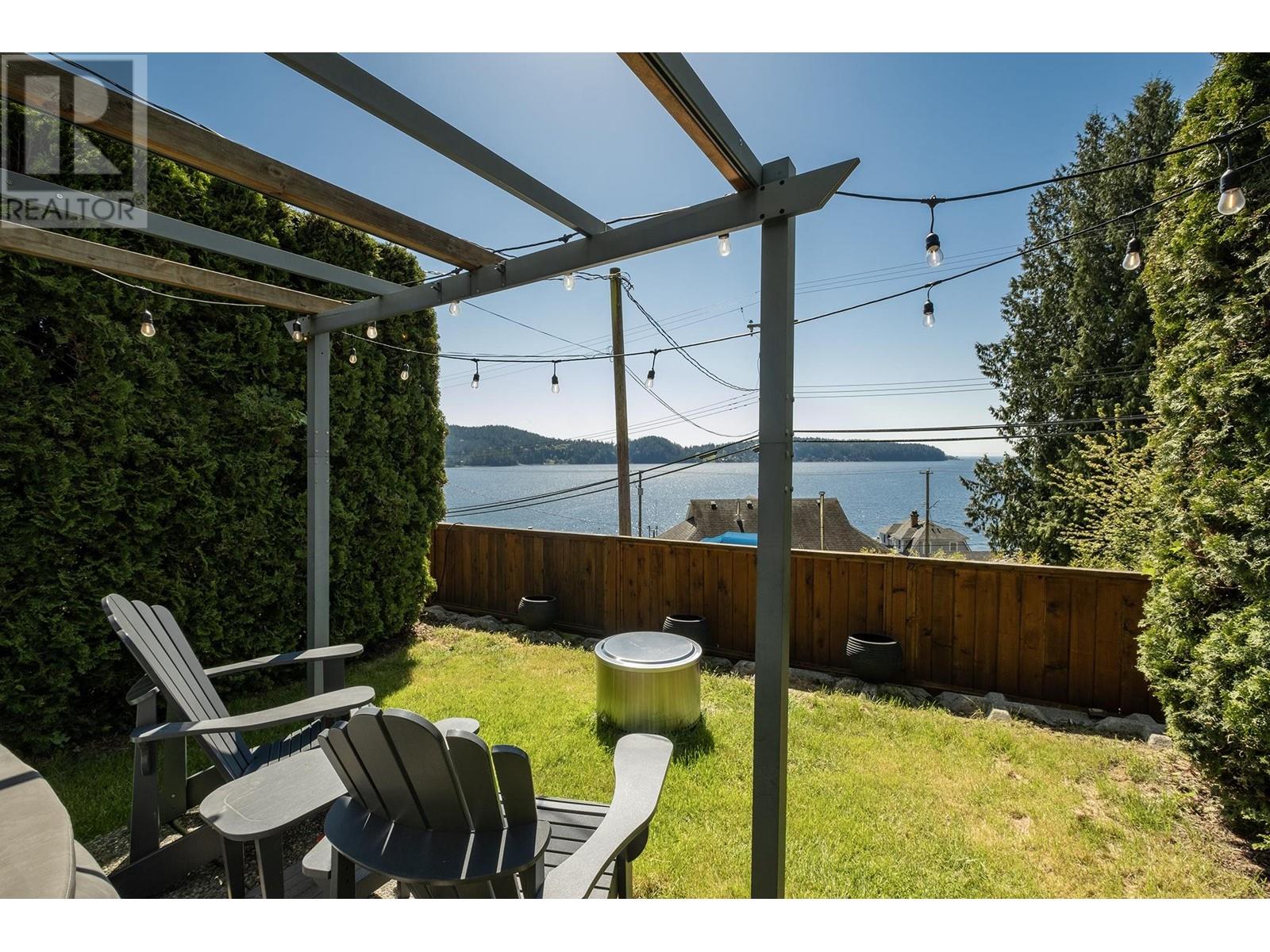 454 Central Avenue, Gibsons, British Columbia  V0N 1V1 - Photo 34 - R2998315