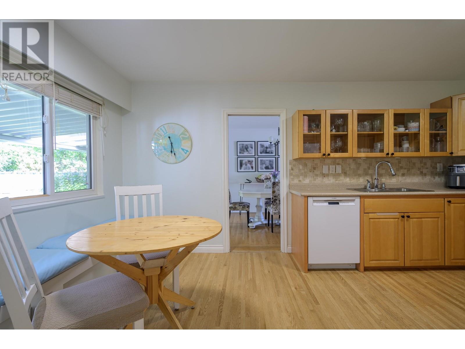 861 53a Street, Delta, British Columbia  V4M 3C8 - Photo 11 - R2998335