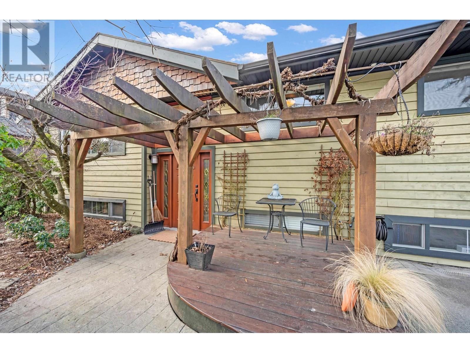 870 Seymour Drive, Coquitlam, British Columbia  V3J 6V7 - Photo 2 - R2998346