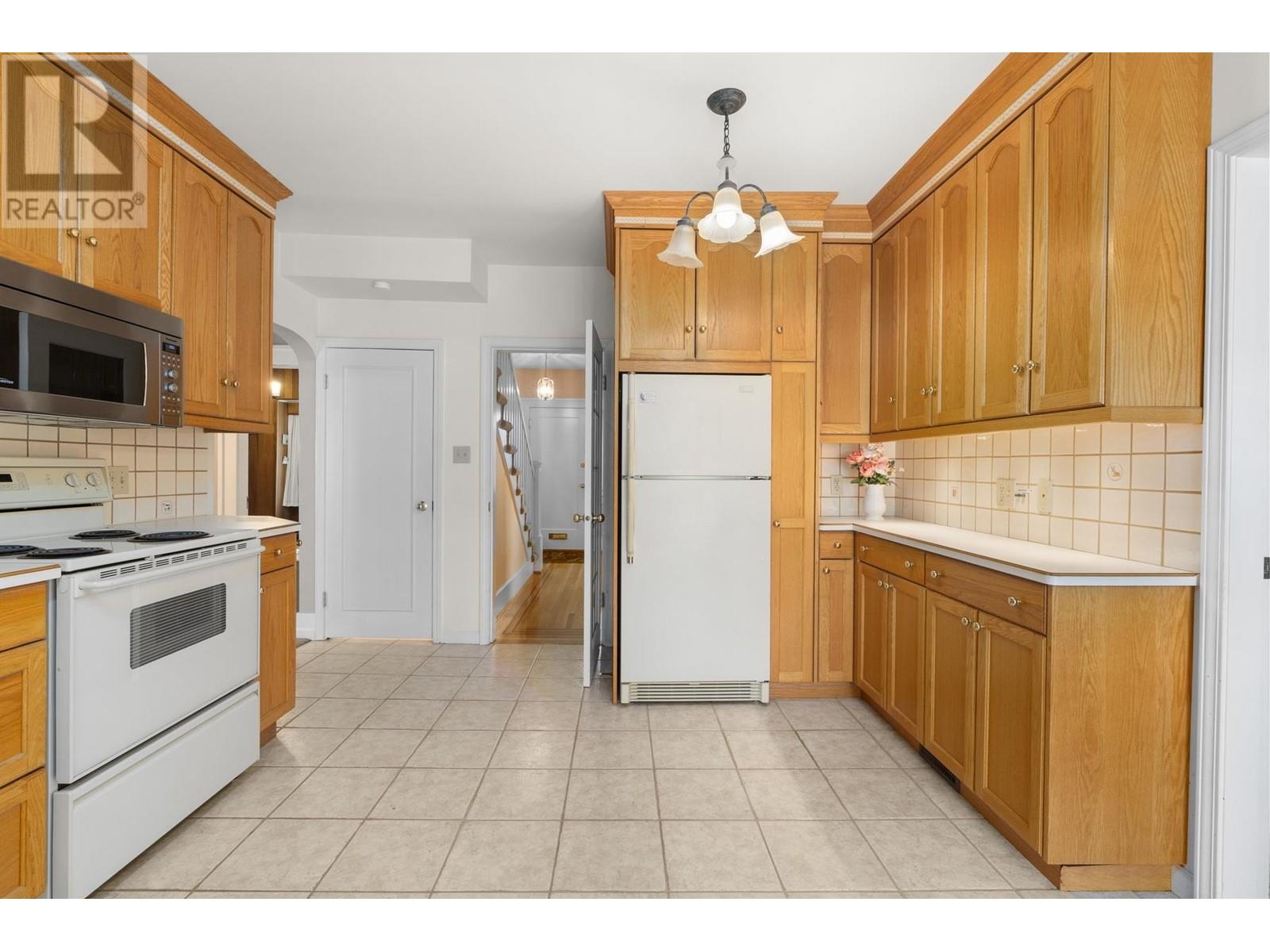 3675 W 37th Avenue, Vancouver, British Columbia  V6N 2W1 - Photo 10 - R2998351