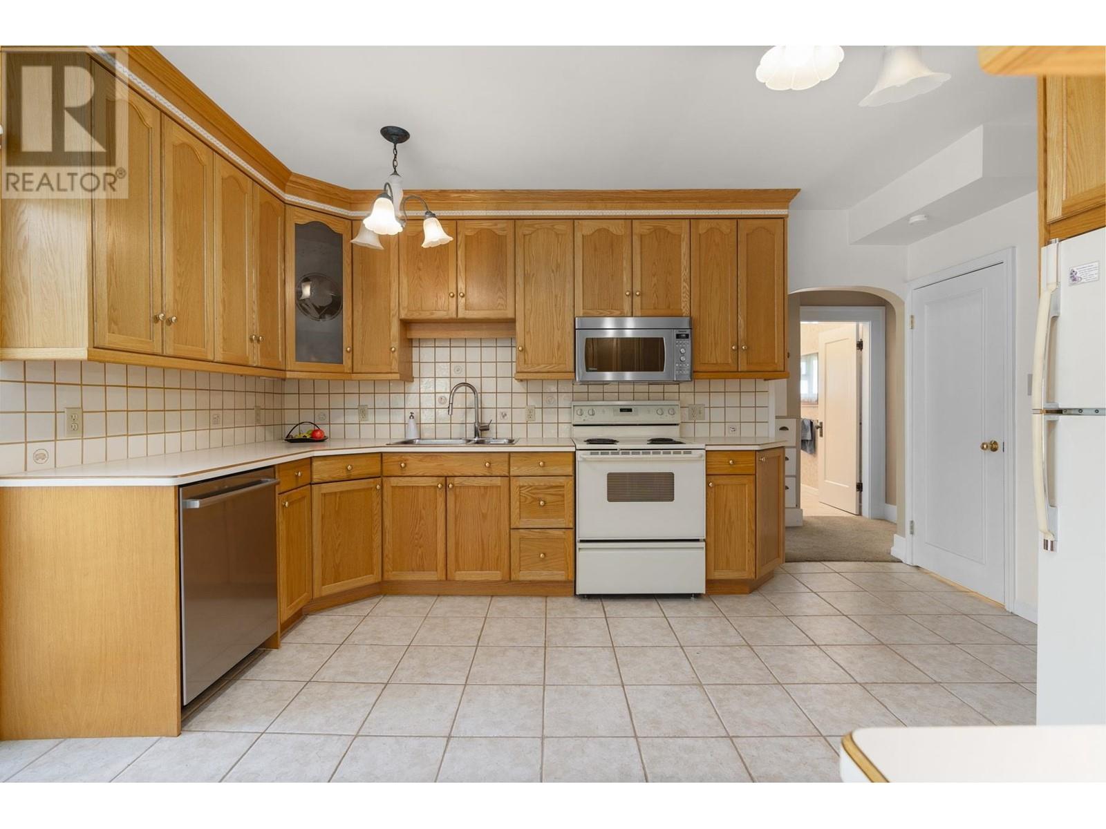 3675 W 37th Avenue, Vancouver, British Columbia  V6N 2W1 - Photo 13 - R2998351