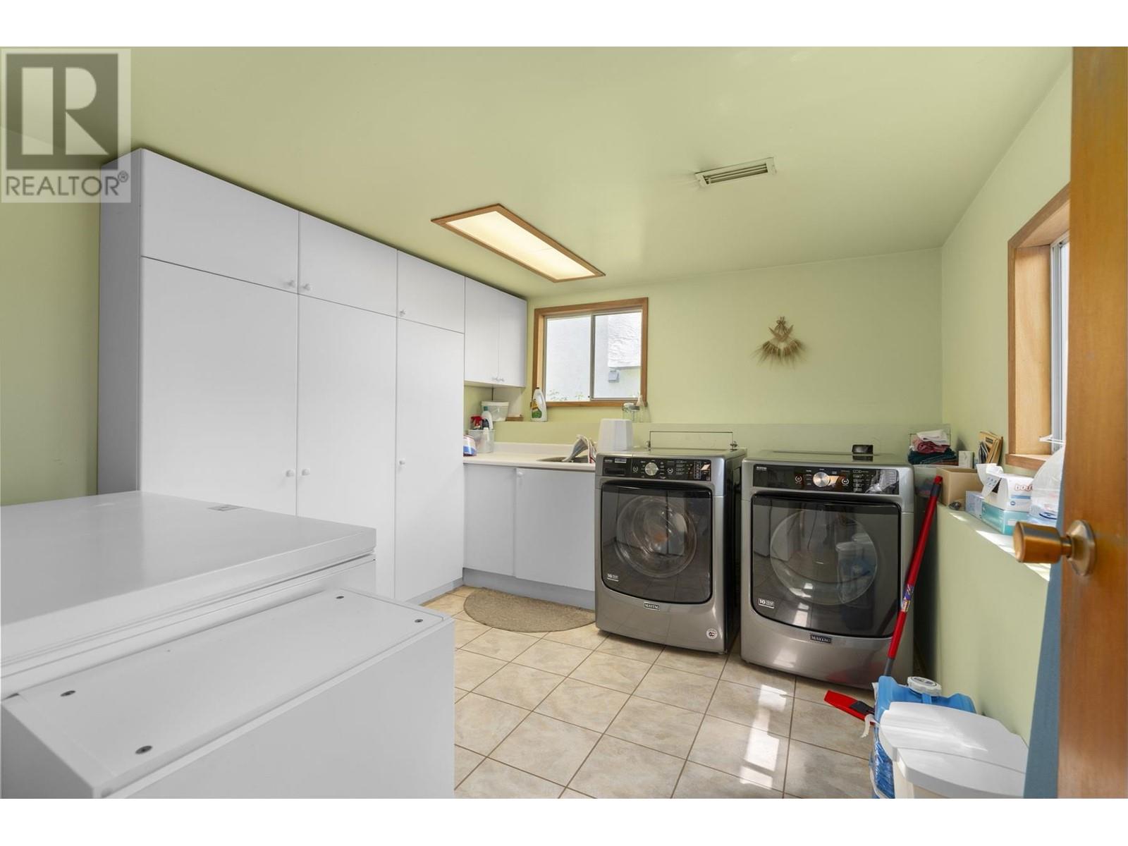 3675 W 37th Avenue, Vancouver, British Columbia  V6N 2W1 - Photo 32 - R2998351
