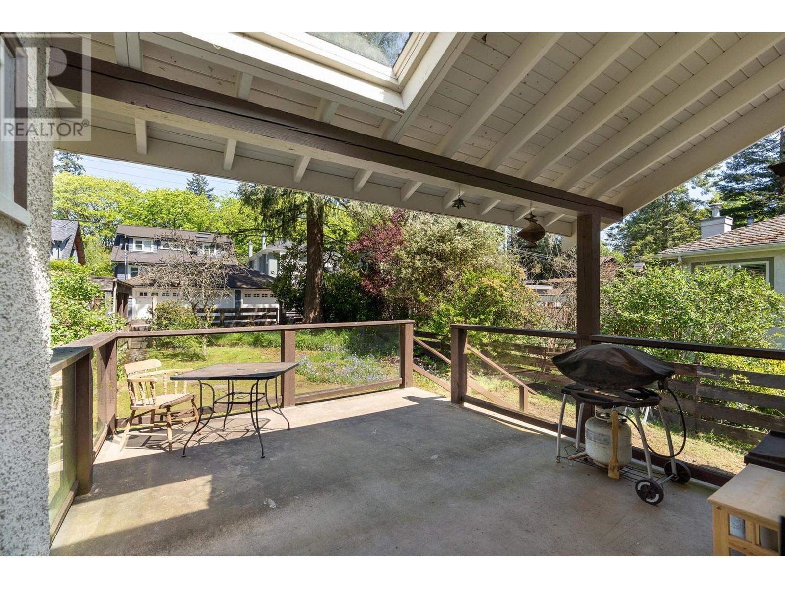 3675 W 37th Avenue, Vancouver, British Columbia  V6N 2W1 - Photo 39 - R2998351