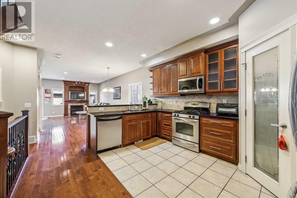 Property at 1216 18 Avenue NW image 3