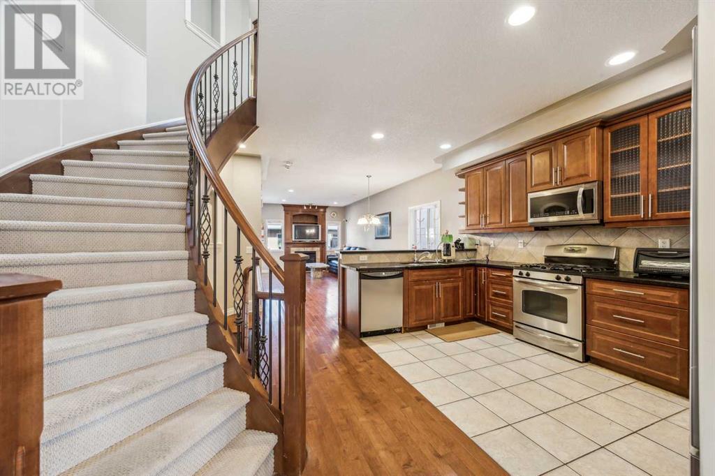 Property at 1216 18 Avenue NW image 2
