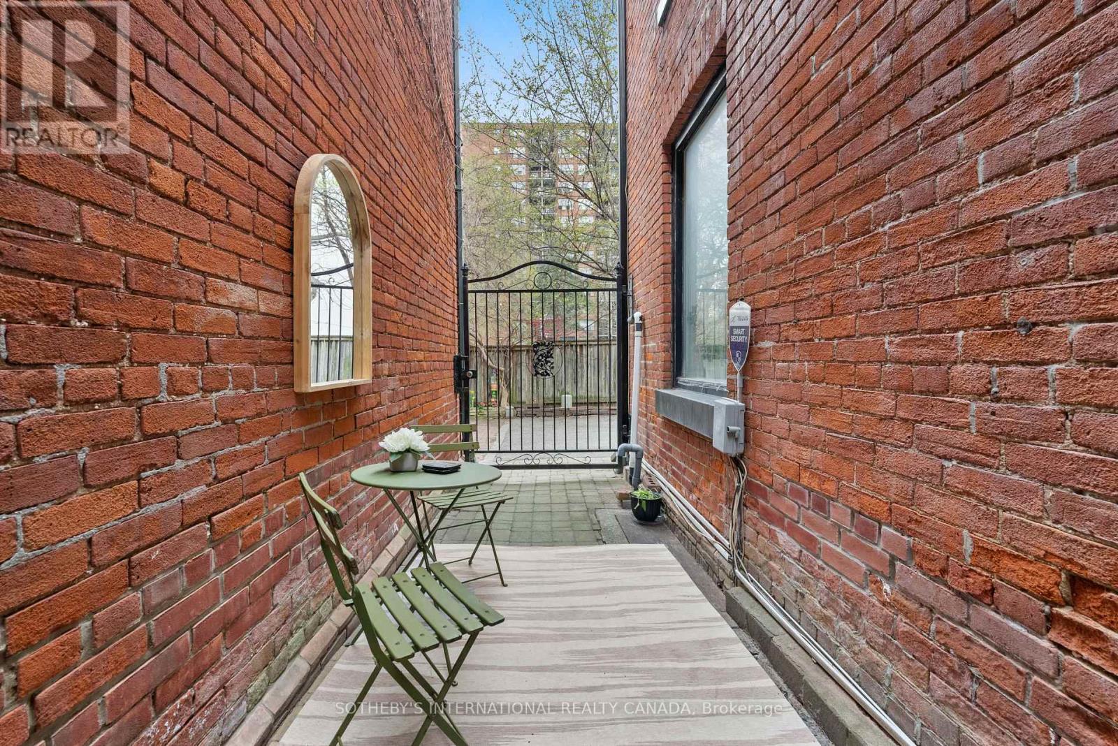 488 Ontario Street, Toronto, Ontario  M4X 1M7 - Photo 17 - C12125782