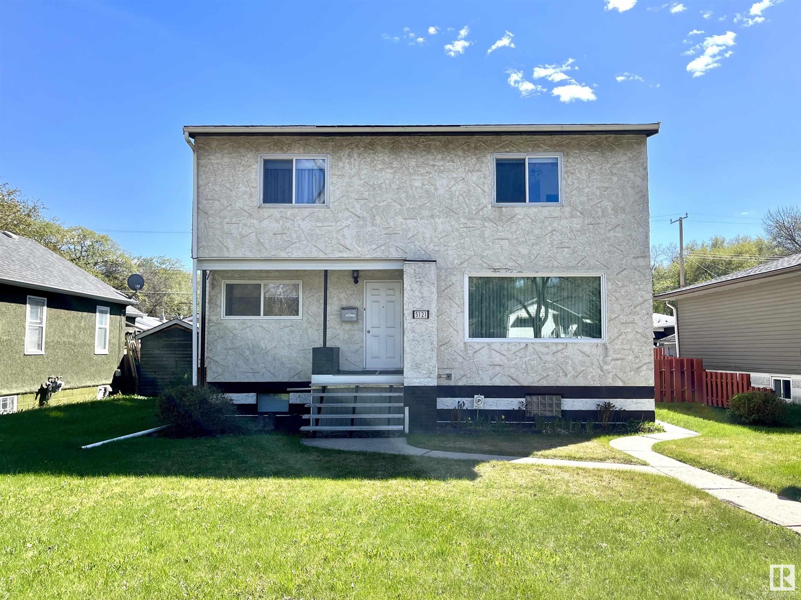 Property at 5121 118 AV NW image 1