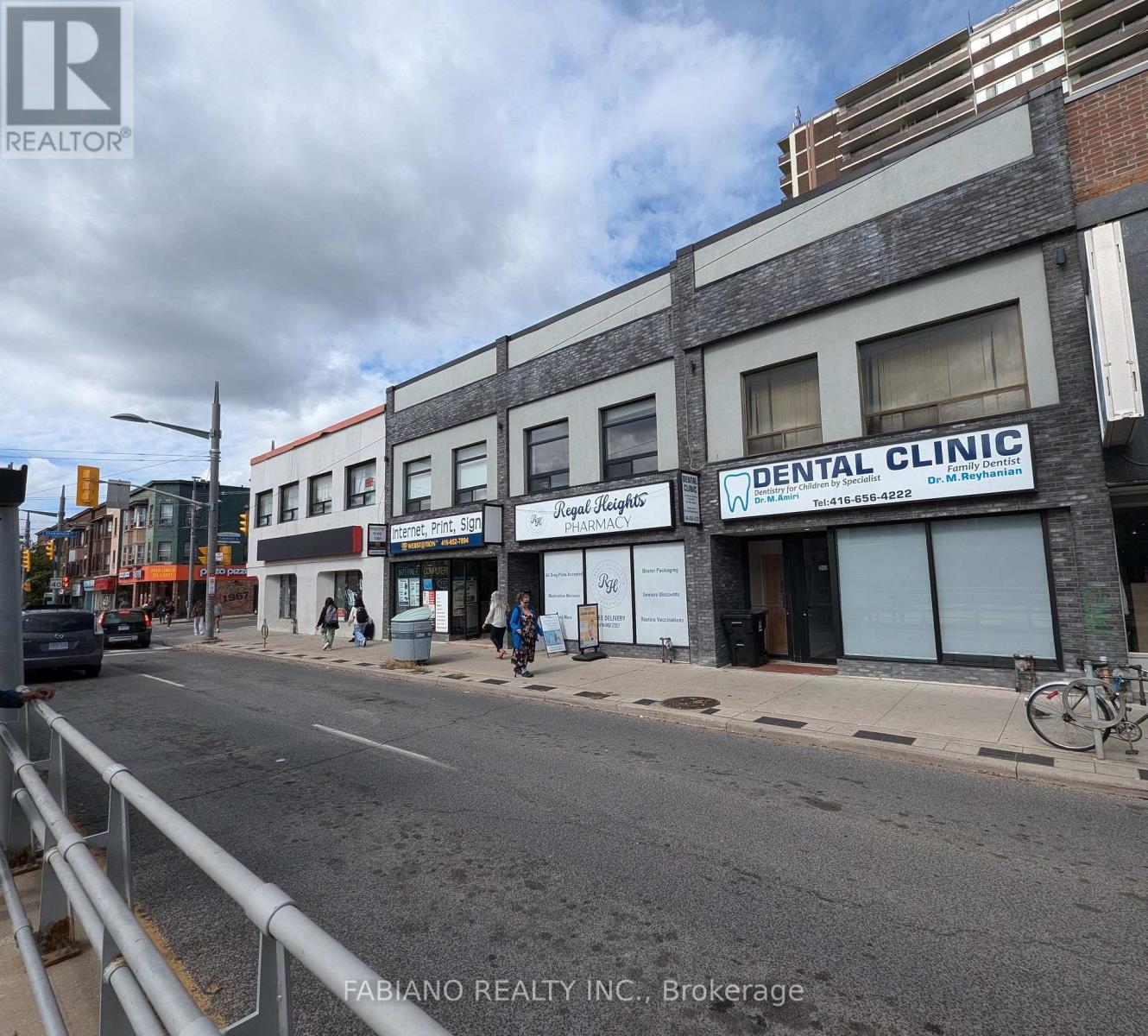 944 ST CLAIR AVENUE W, Toronto, Ontario