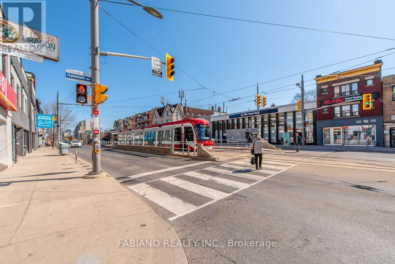 944 St Clair Avenue W, Toronto, Ontario  M6E 2V1 - Photo 15 - C12125792