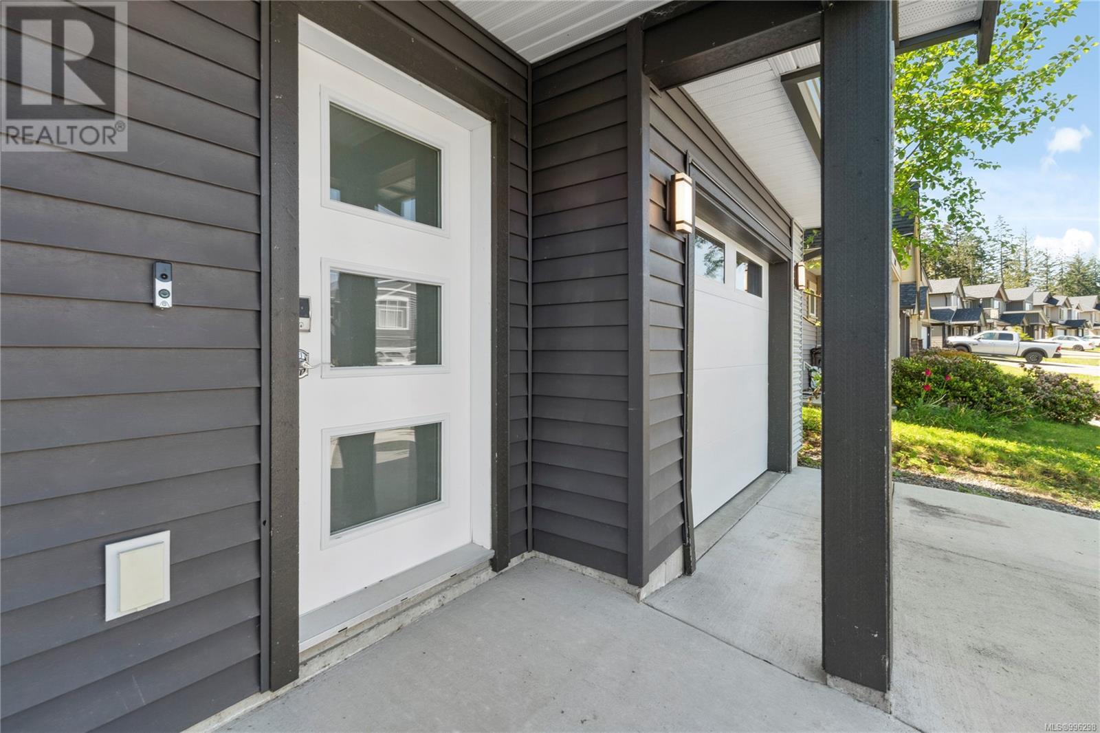 Property at 541 Marisa St image 2