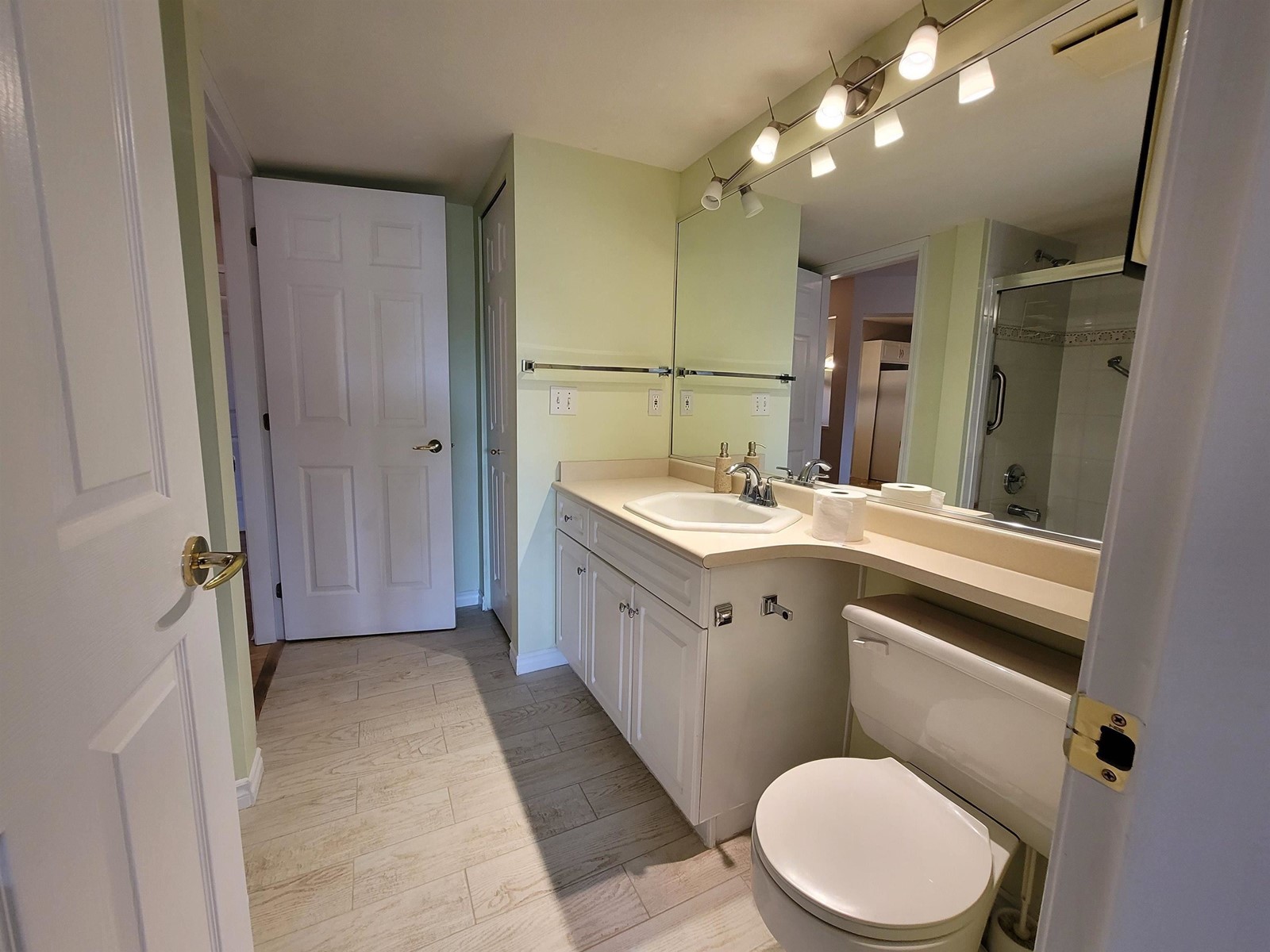 301 13870 70 Avenue, Surrey, British Columbia  V3S 2H7 - Photo 12 - R2997952