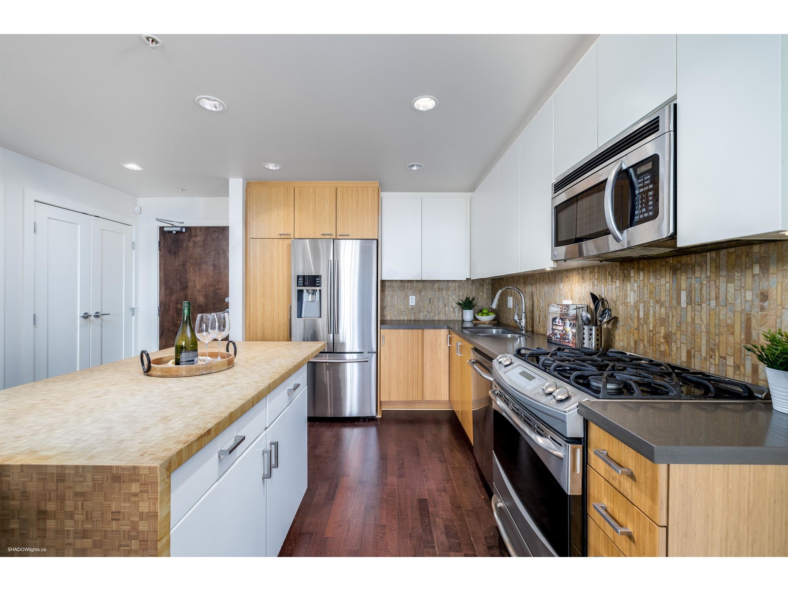 Property at 214 15428 31 AVENUE image 3