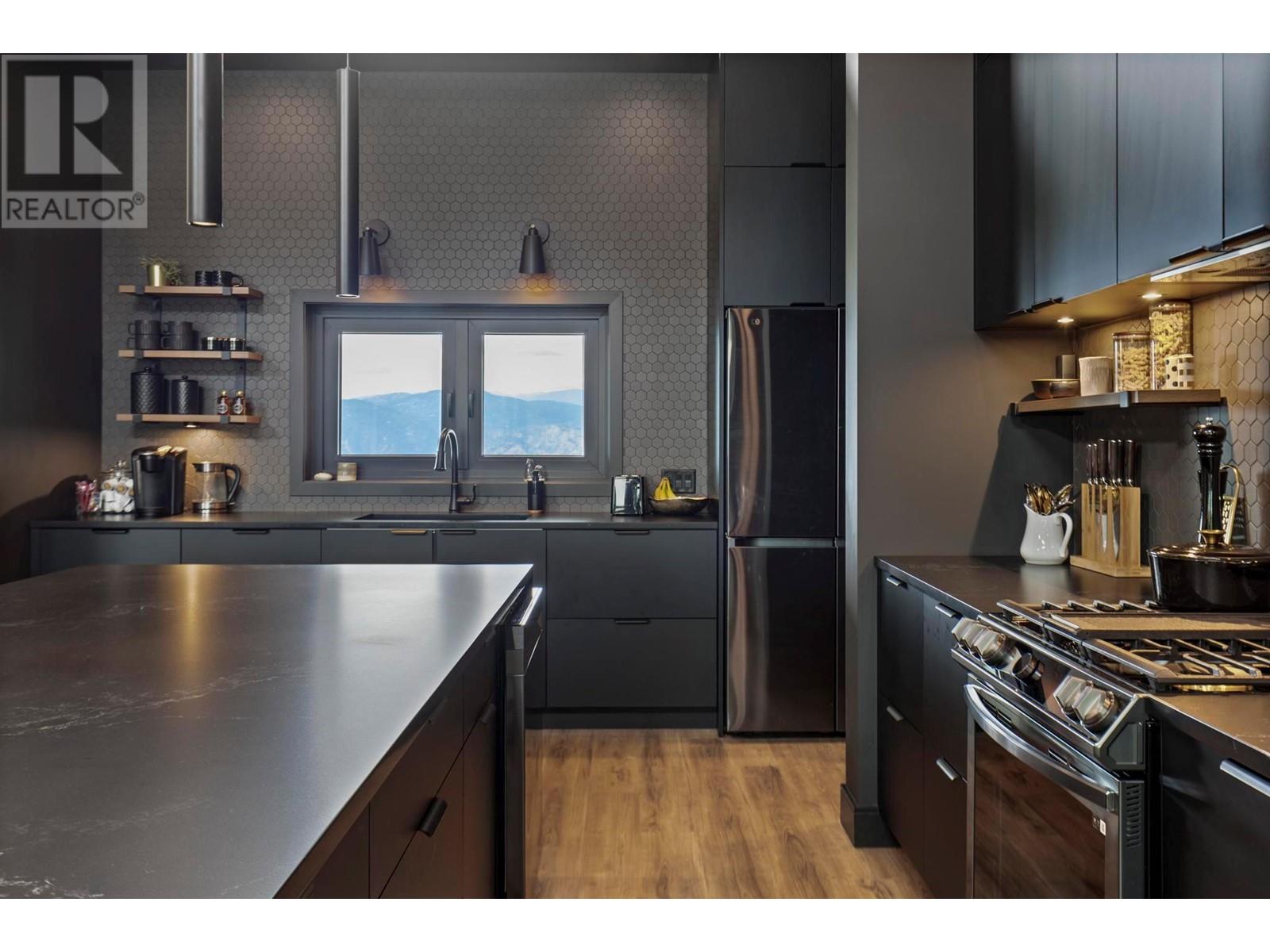 2137 Carmi Road, Penticton, British Columbia  V2A 8V5 - Photo 15 - 10346212