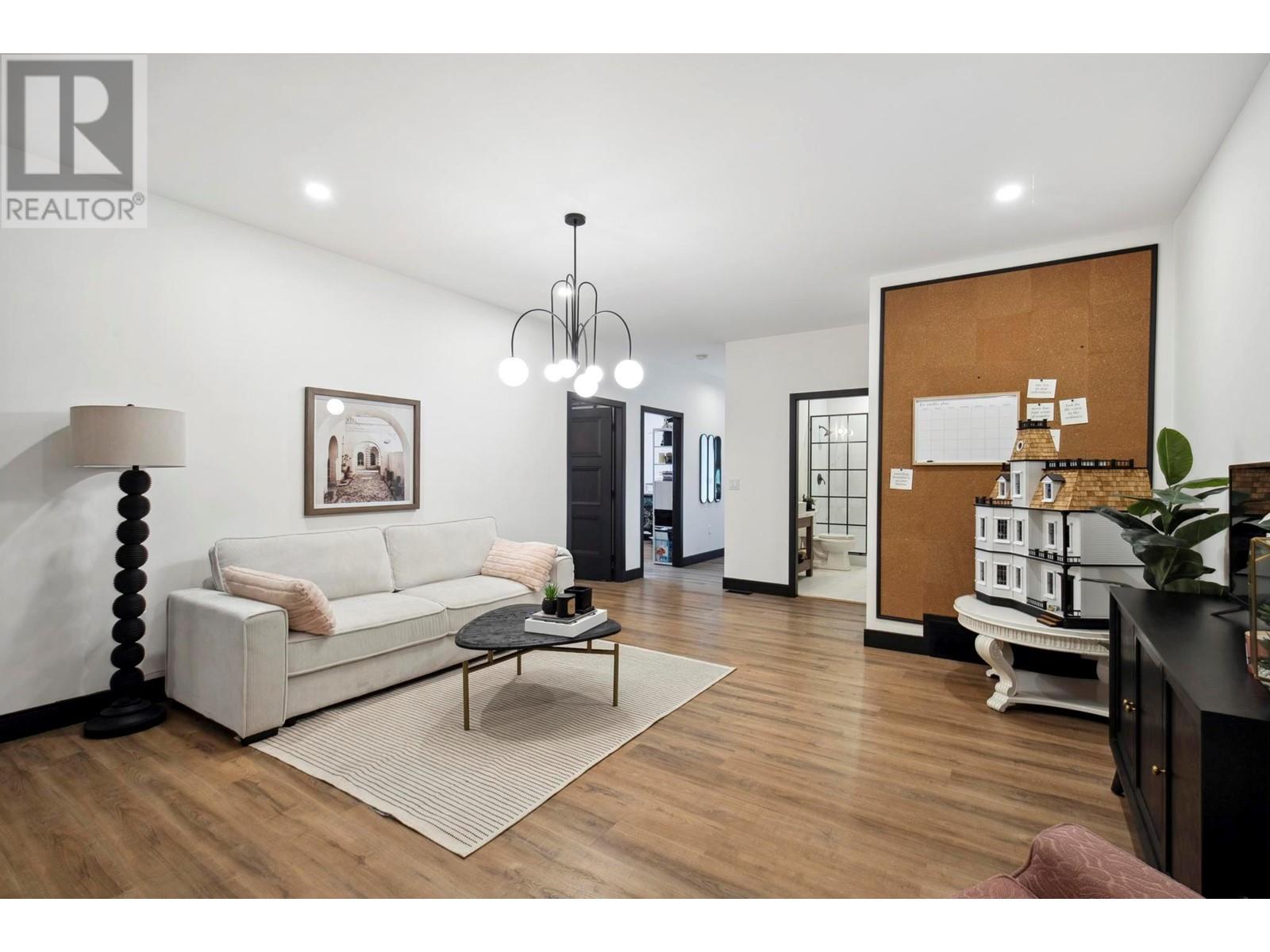 2137 Carmi Road, Penticton, British Columbia  V2A 8V5 - Photo 38 - 10346212