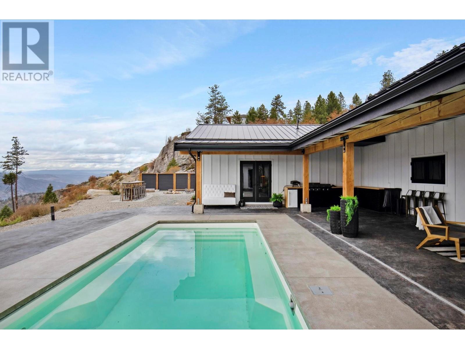 2137 Carmi Road, Penticton, British Columbia  V2A 8V5 - Photo 8 - 10346212