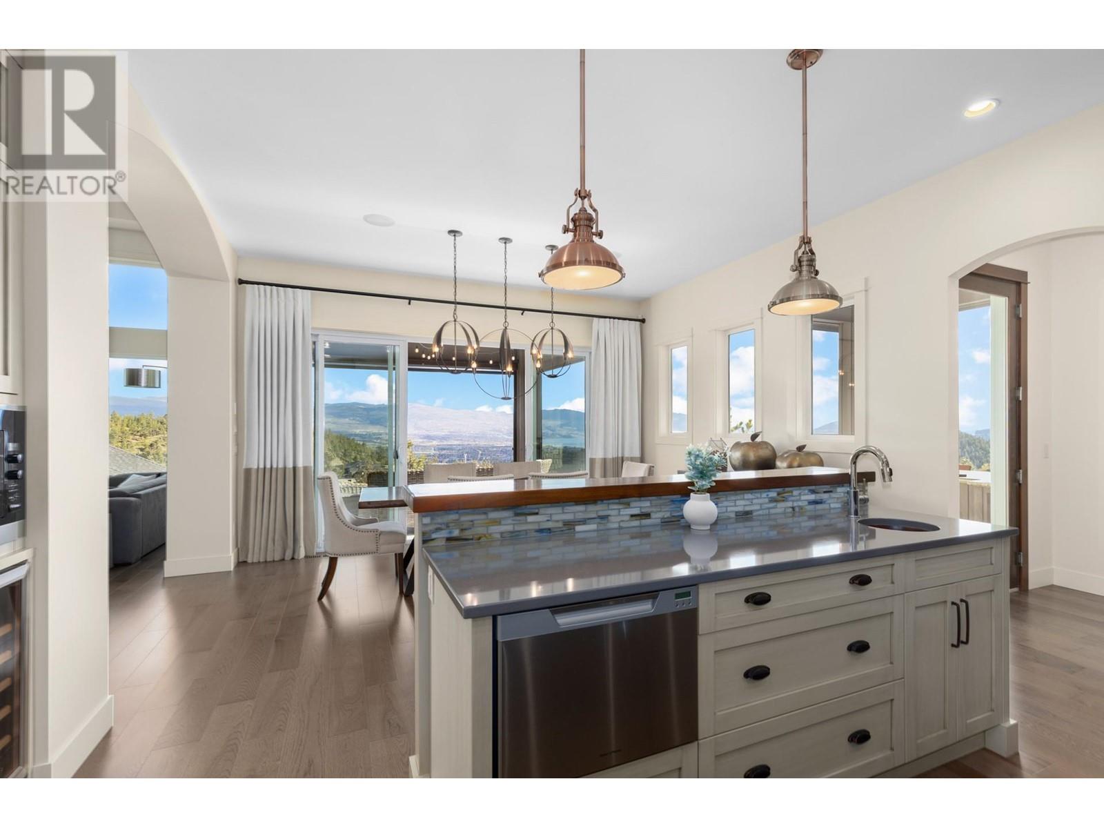 Property at 168 Skyland Drive image 3