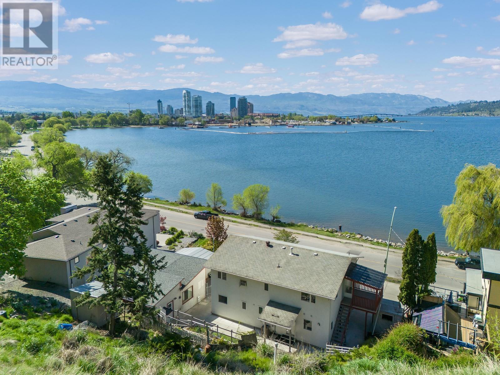457 Poplar Point Drive, Kelowna, British Columbia  V1Y 1Y2 - Photo 2 - 10341298