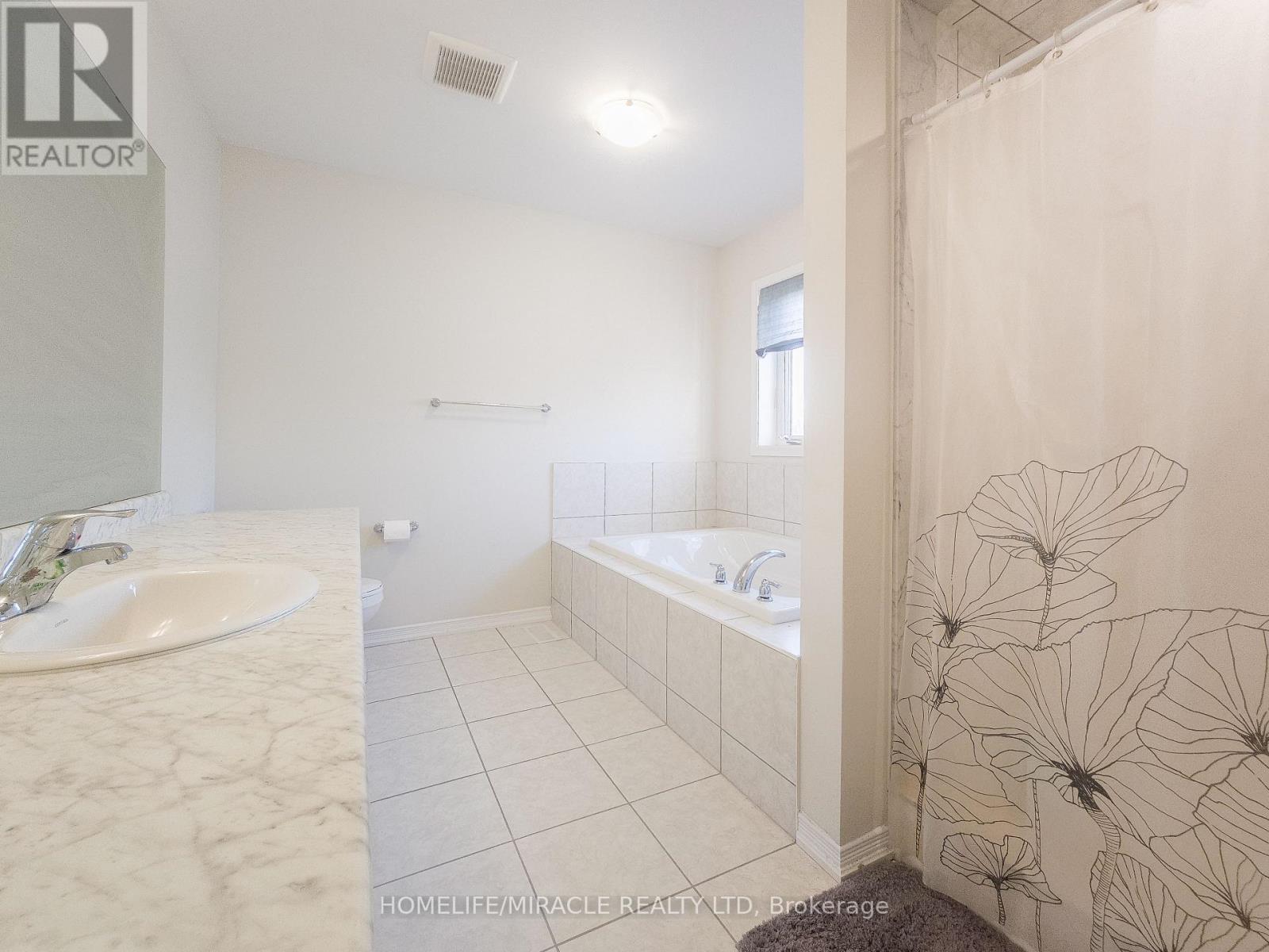48 Esther Crescent, Thorold (Hurricane/merrittville), Ontario  L3B 2W9 - Photo 21 - X12125808