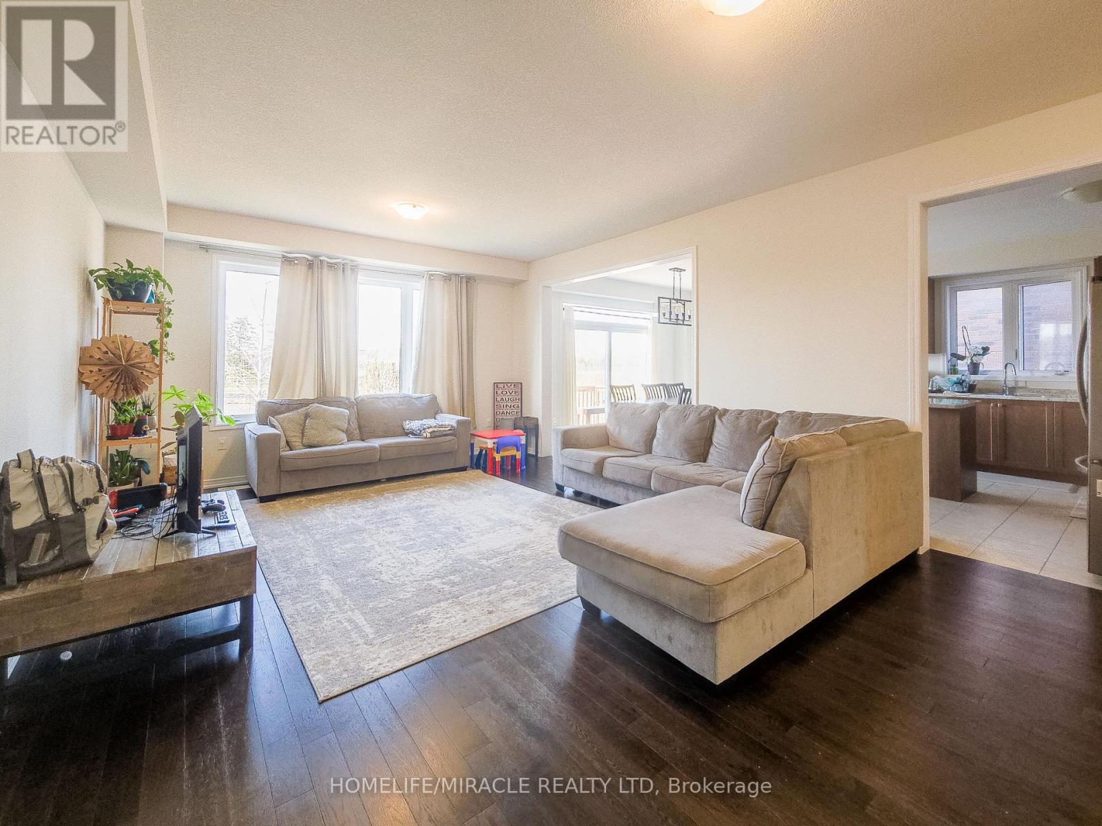 48 Esther Crescent, Thorold (Hurricane/merrittville), Ontario  L3B 2W9 - Photo 3 - X12125808