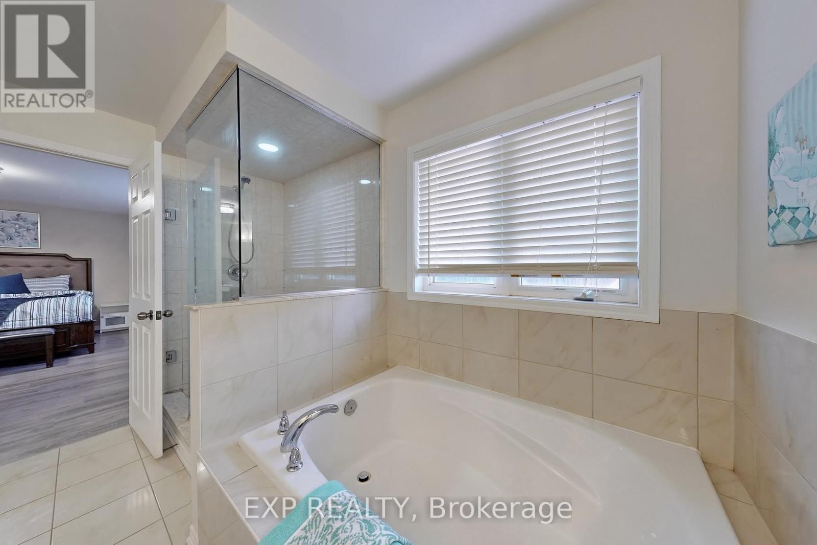 7721 Sassafras Trail, Niagara Falls, Ontario  L2H 0N5 - Photo 27 - X12125813