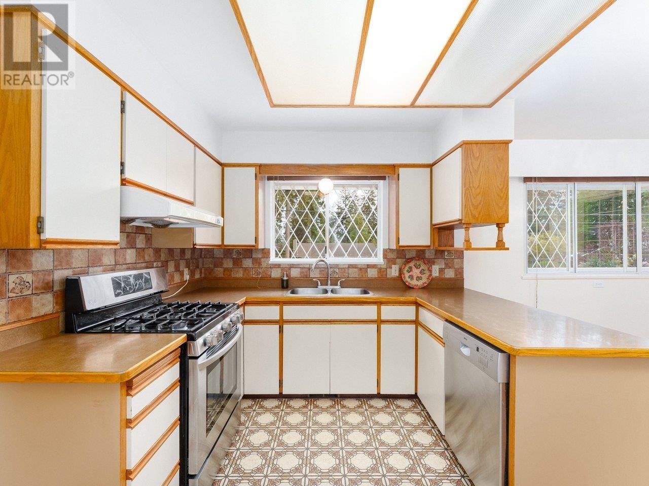 2602 Sechelt Drive, North Vancouver, British Columbia  V7H 1N8 - Photo 8 - R2997966