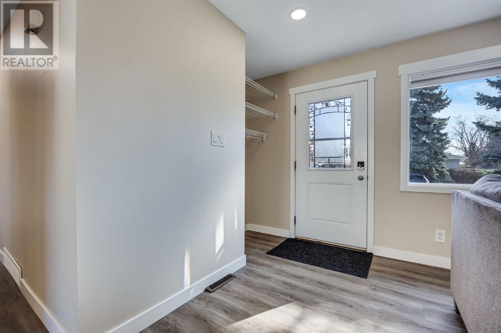 Property at 420 Aberdeen Road SE image 5