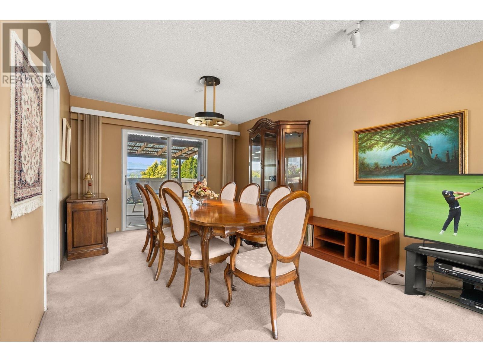 8915 Monroe Avenue, Burnaby, British Columbia  V3N 4E7 - Photo 8 - R2998363