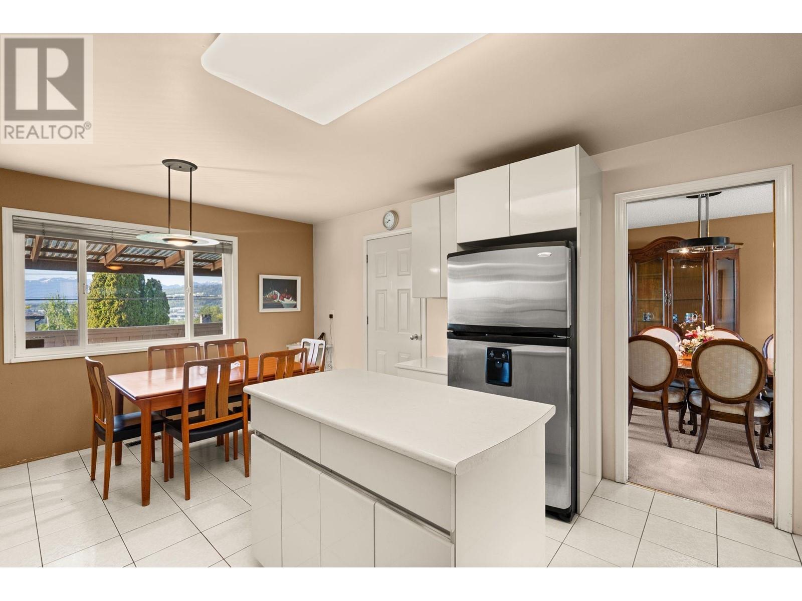 8915 Monroe Avenue, Burnaby, British Columbia  V3N 4E7 - Photo 12 - R2998363
