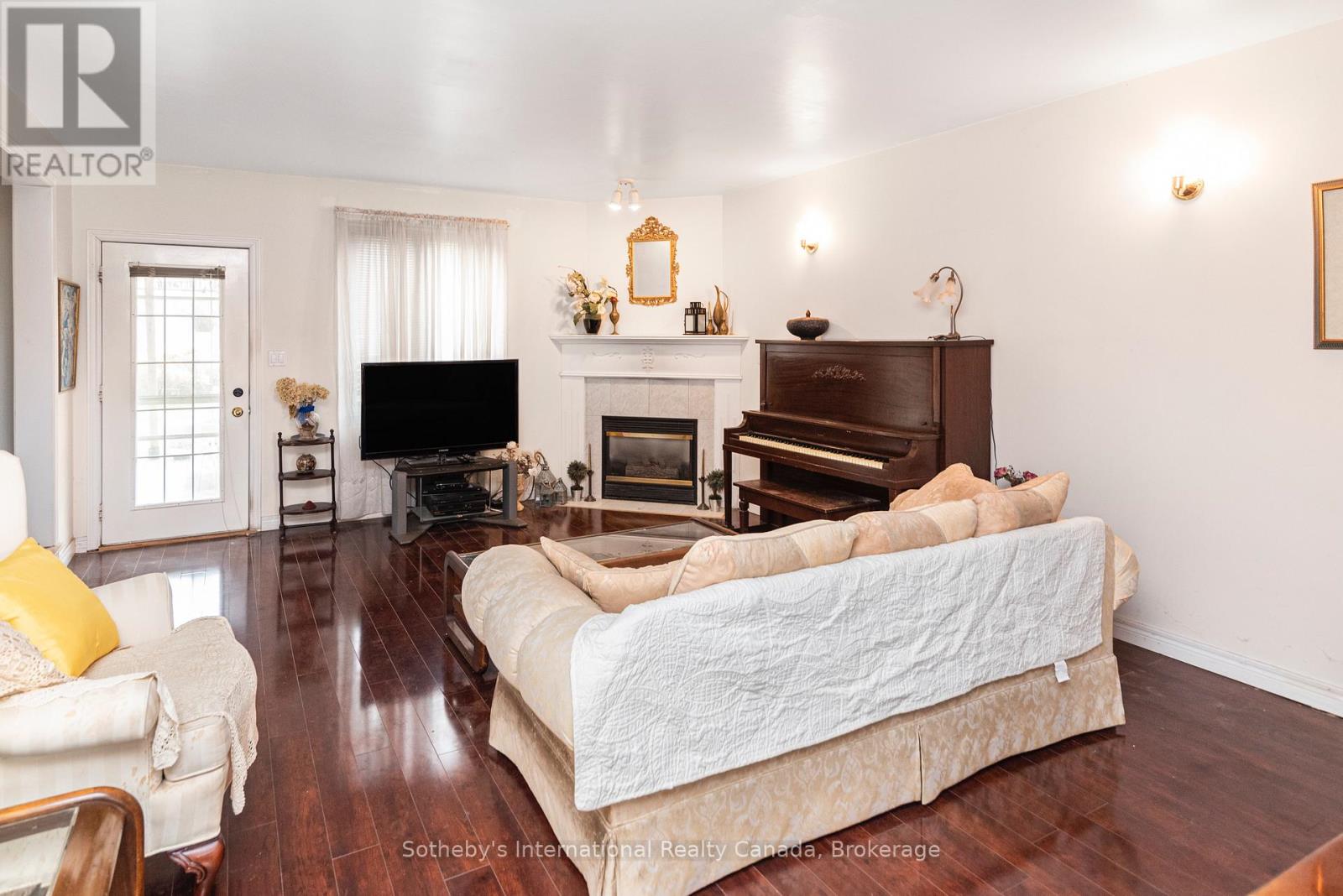 Property at 308 ACADIA DRIVE image 5
