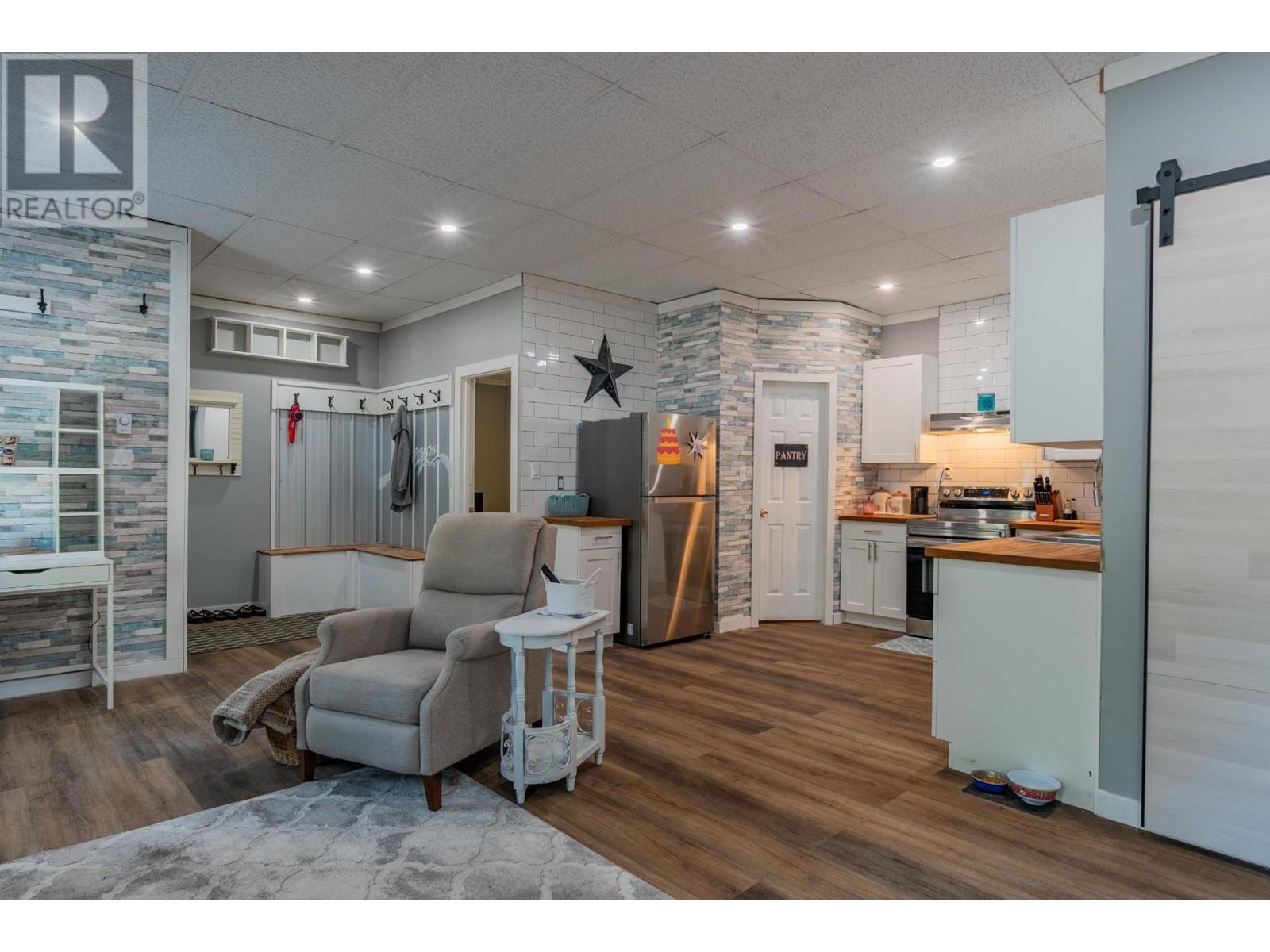 Property at 2194 SIXTH Avenue image 2
