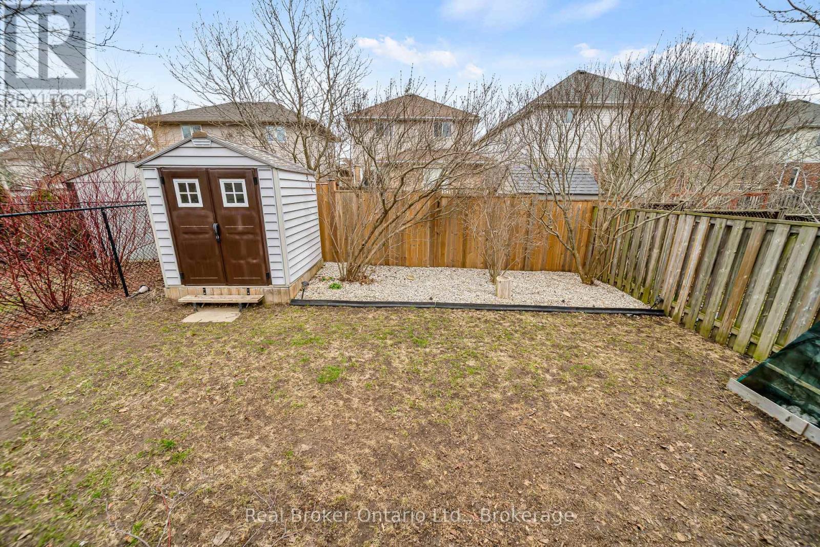 86 Milson Crescent, Guelph, Ontario  N1C 1G6 - Photo 33 - X12125856