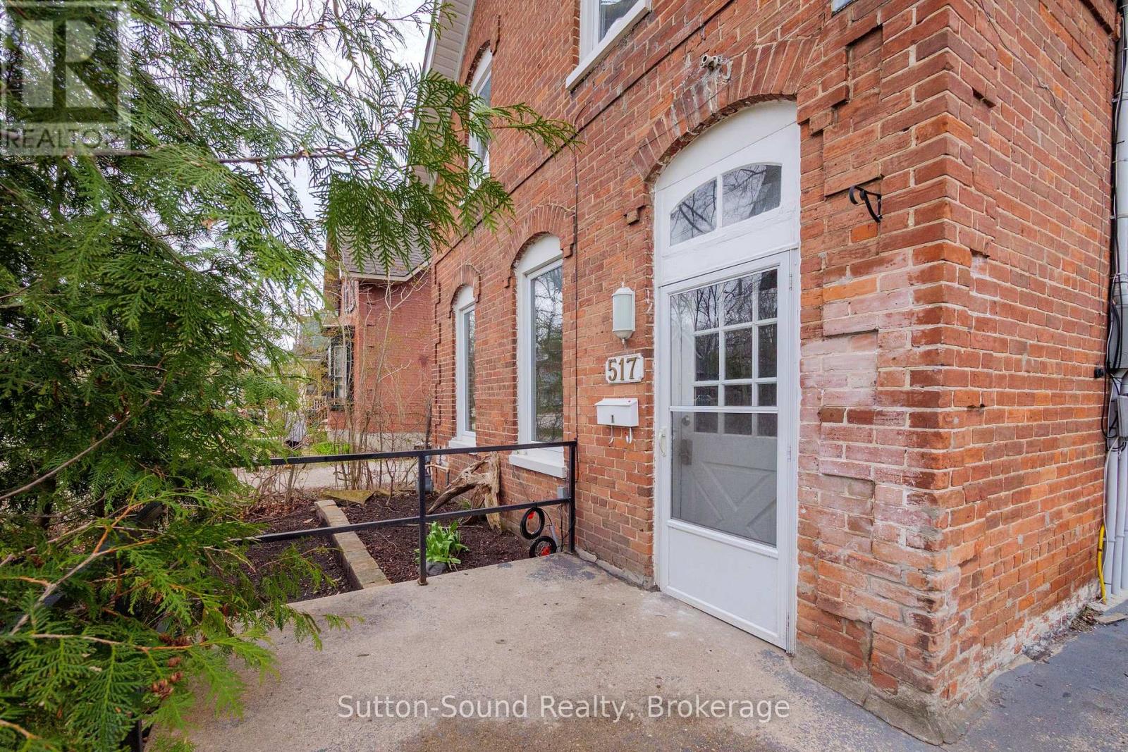 517 3rd Avenue E, Owen Sound, Ontario  N4K 2J9 - Photo 2 - X12125886