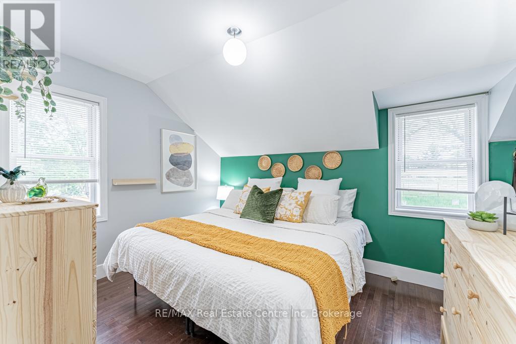 14 Riverside Drive W, Woolwich, Ontario  N3B 1R1 - Photo 13 - X12125891
