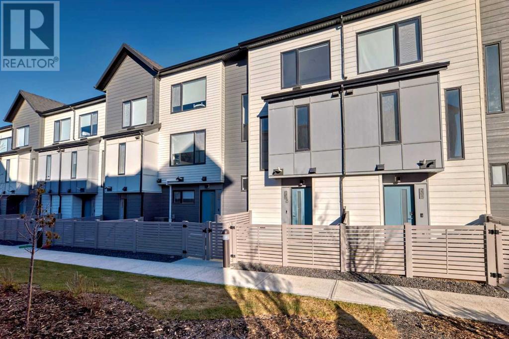 Property at 207 Evanscrest Square NW image 3