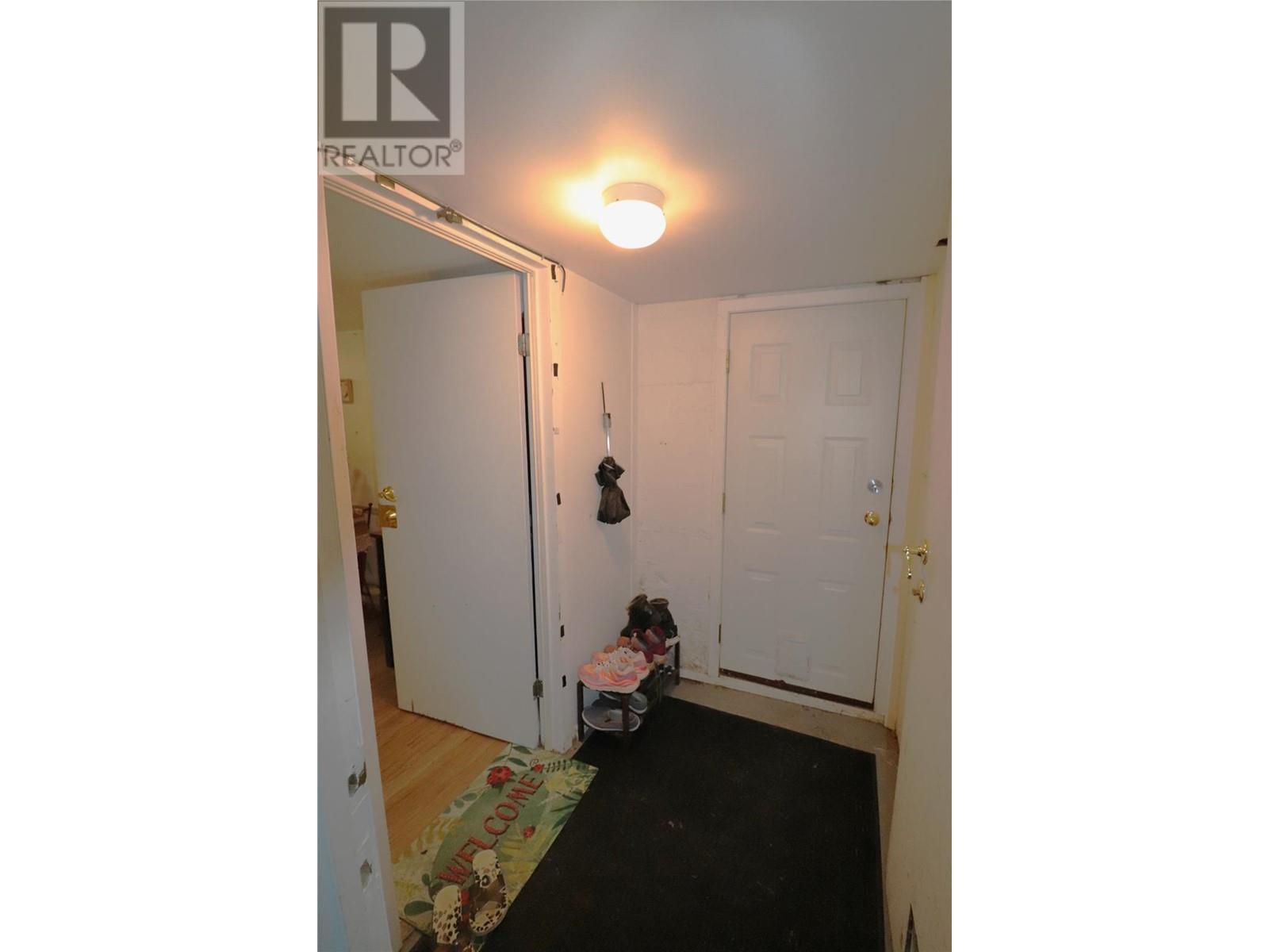 312 8th Avenue, Castlegar, British Columbia  V1N 1N2 - Photo 19 - 10336011