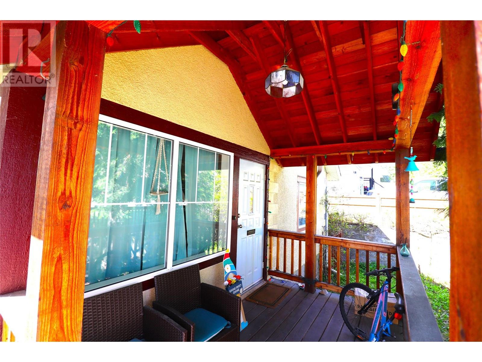 312 8th Avenue, Castlegar, British Columbia  V1N 1N2 - Photo 28 - 10336011