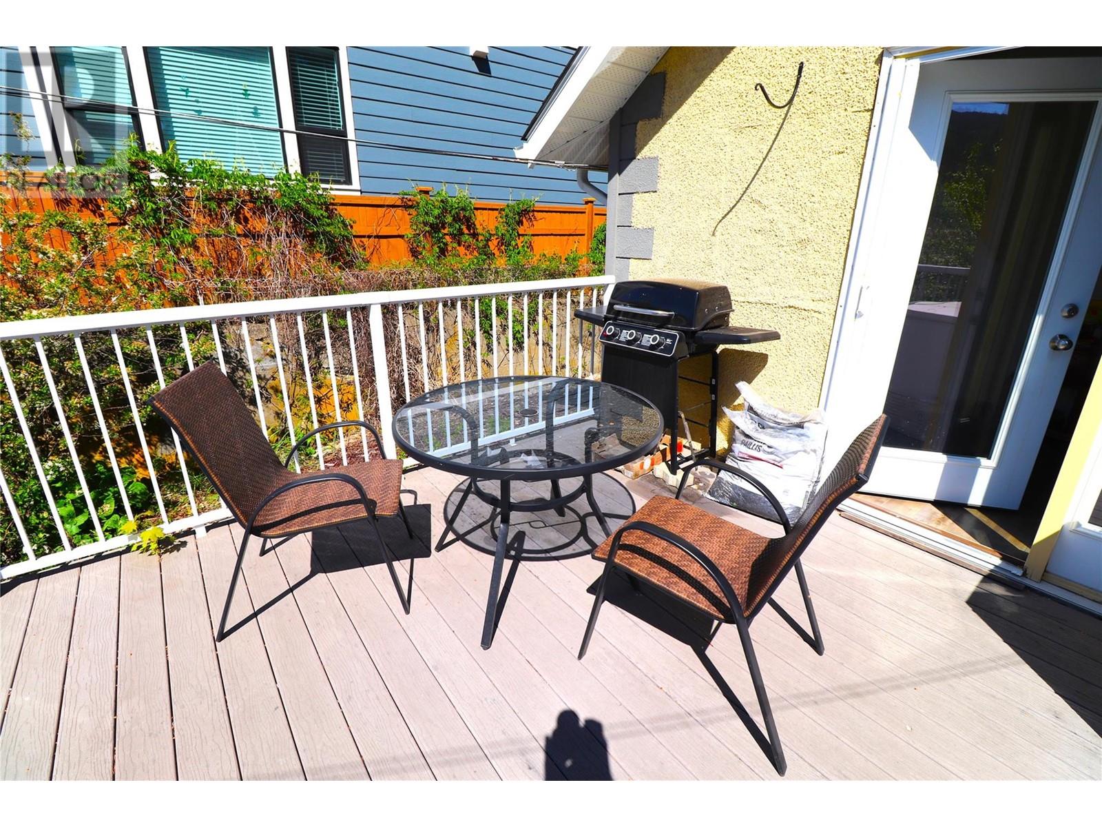 312 8th Avenue, Castlegar, British Columbia  V1N 1N2 - Photo 32 - 10336011
