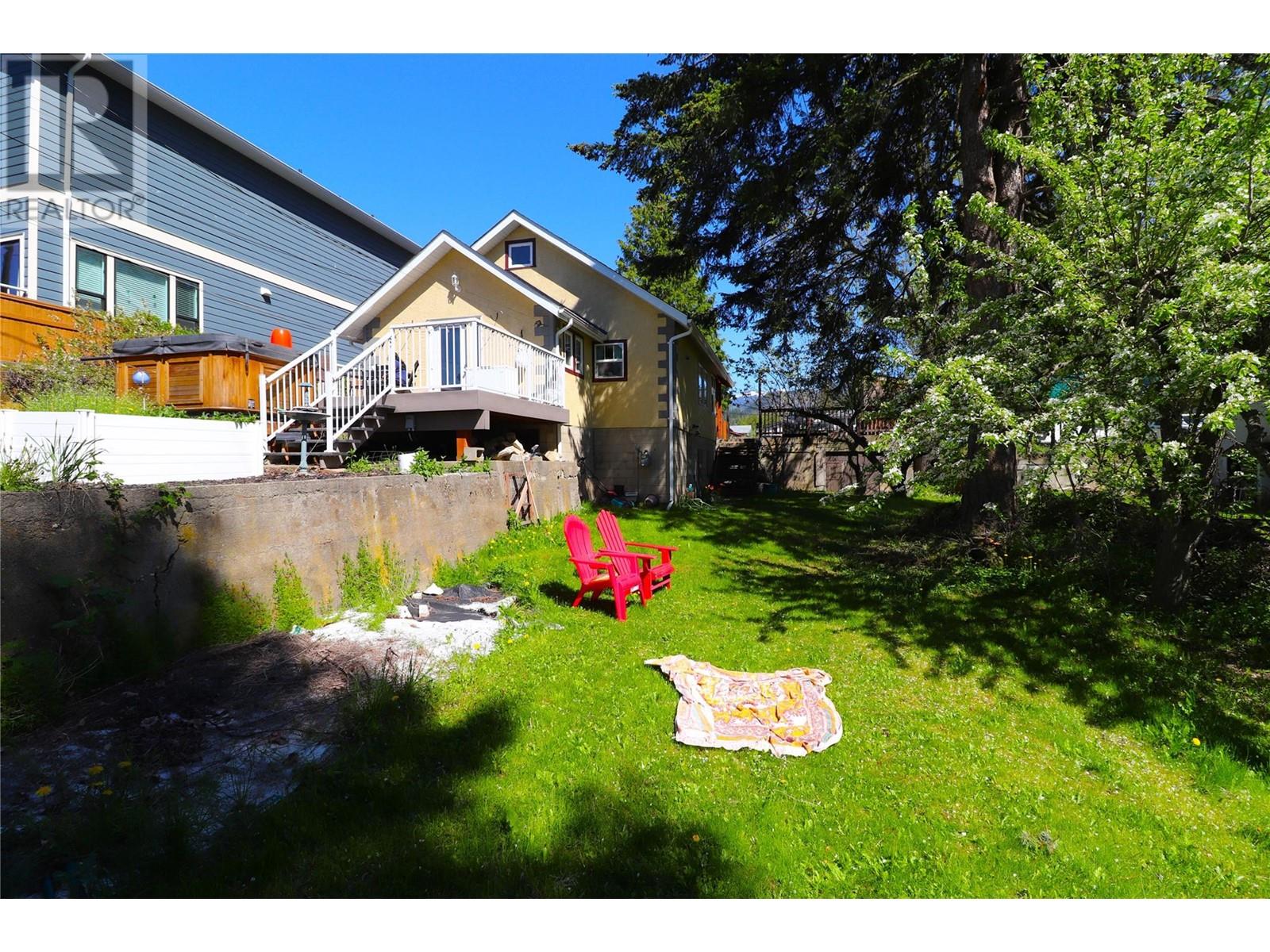 312 8th Avenue, Castlegar, British Columbia  V1N 1N2 - Photo 30 - 10336011