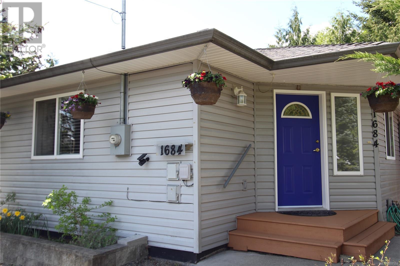 1684 Lailah's Loop, qualicum beach, British Columbia V9K2S3