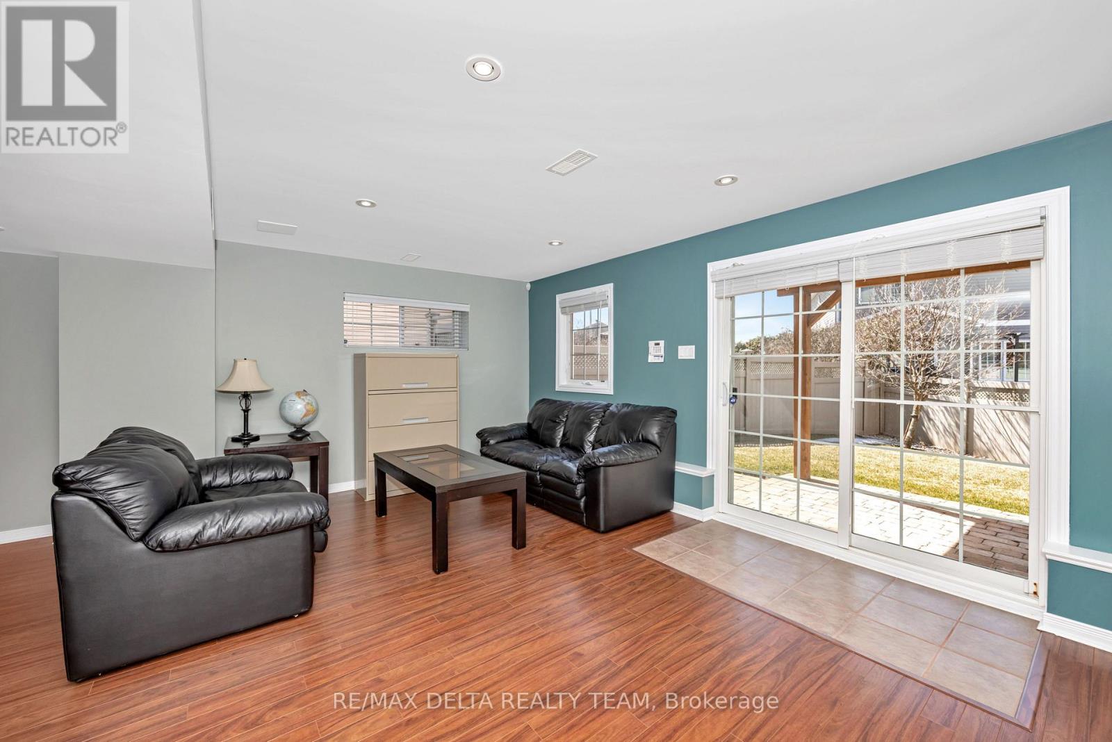 205 Lucinda Crescent, Ottawa, Ontario  K1W 0A1 - Photo 30 - X12125880