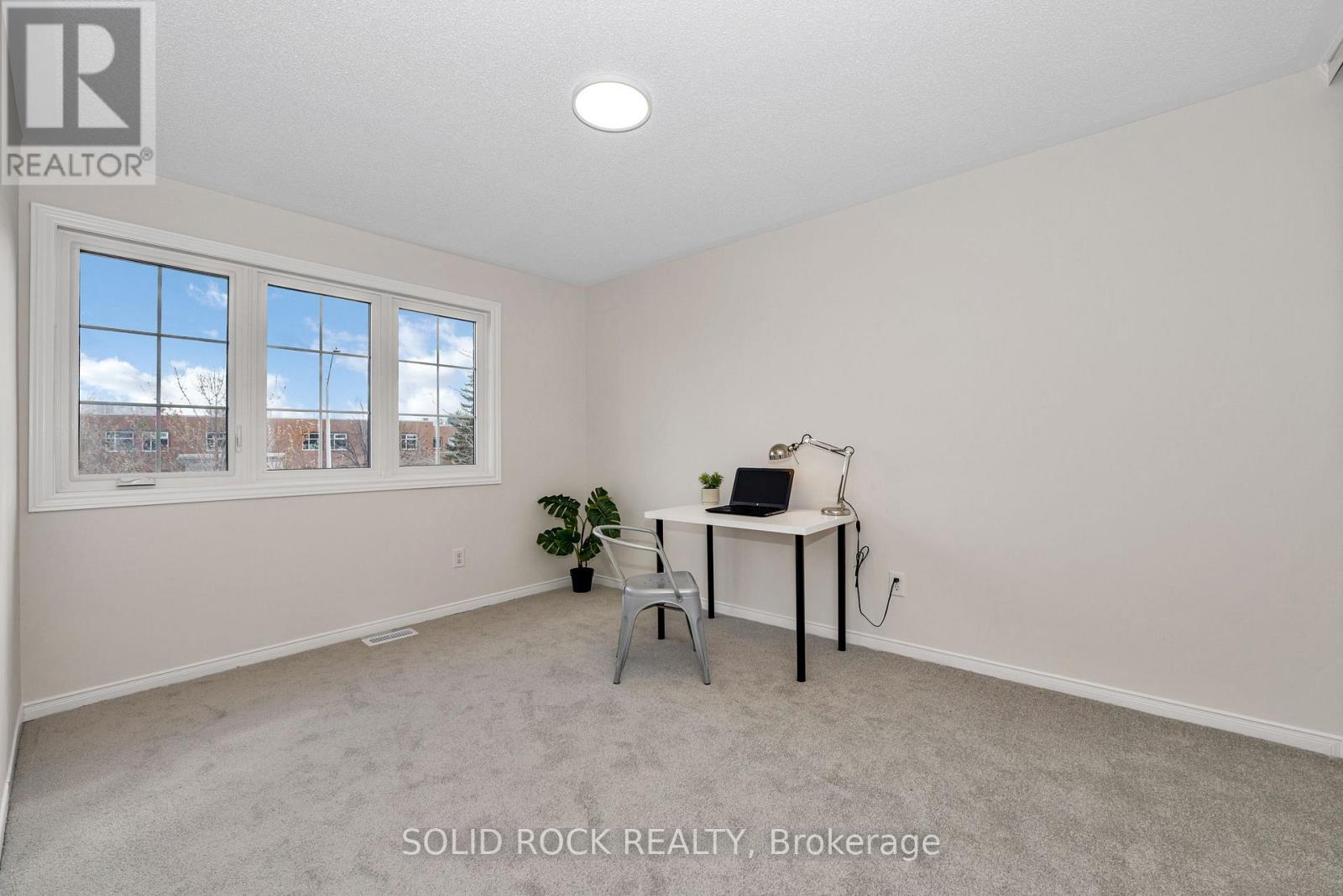 6024 Longleaf Drive, Ottawa, Ontario  K1W 1J2 - Photo 24 - X12125893