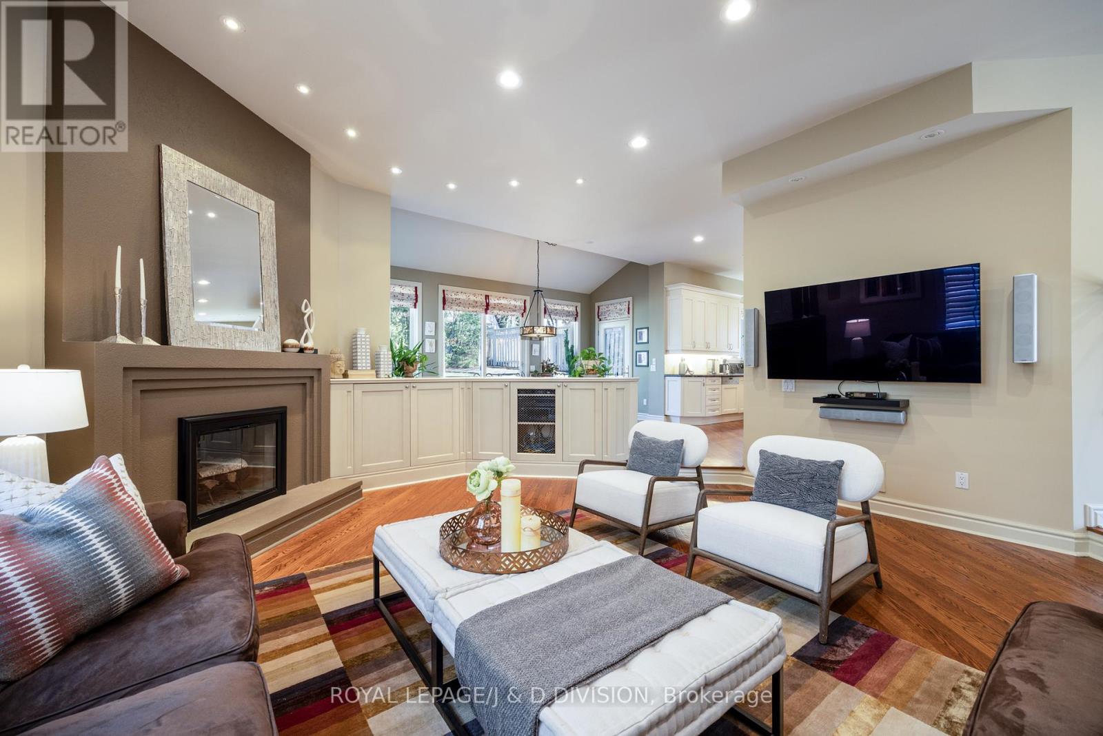 42 Munro Boulevard, Toronto, Ontario  M2P 1B9 - Photo 12 - C12125839