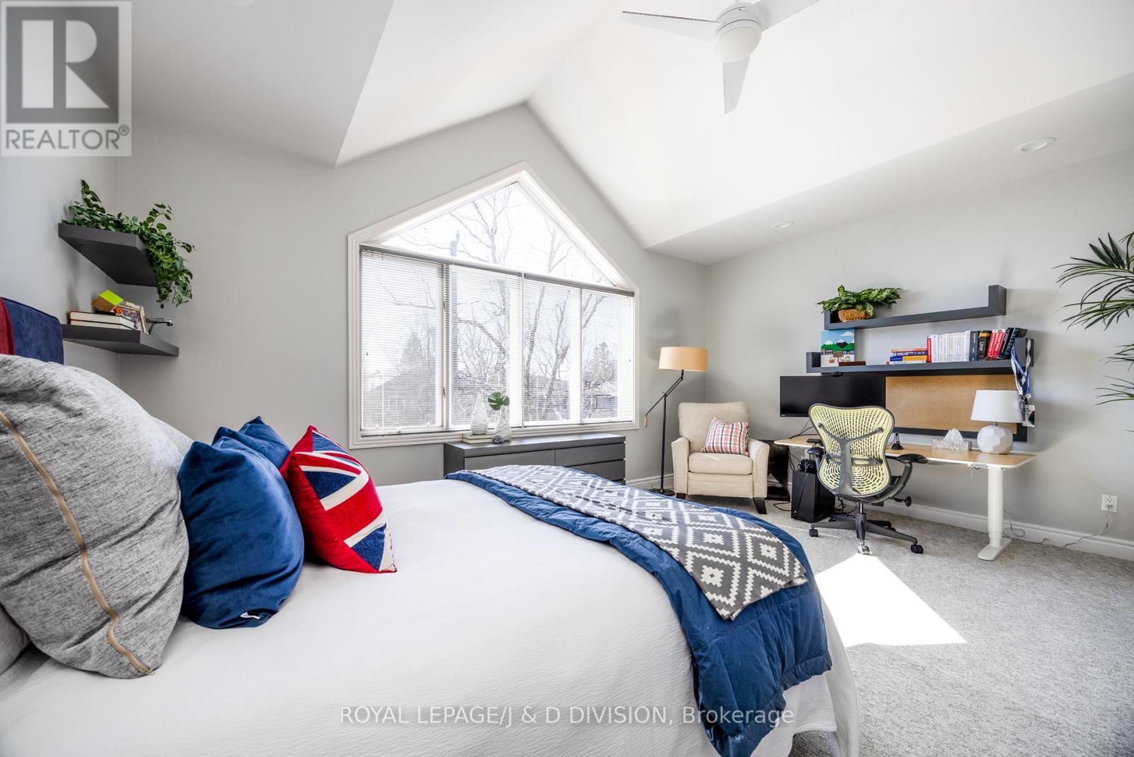 42 Munro Boulevard, Toronto, Ontario  M2P 1B9 - Photo 18 - C12125839