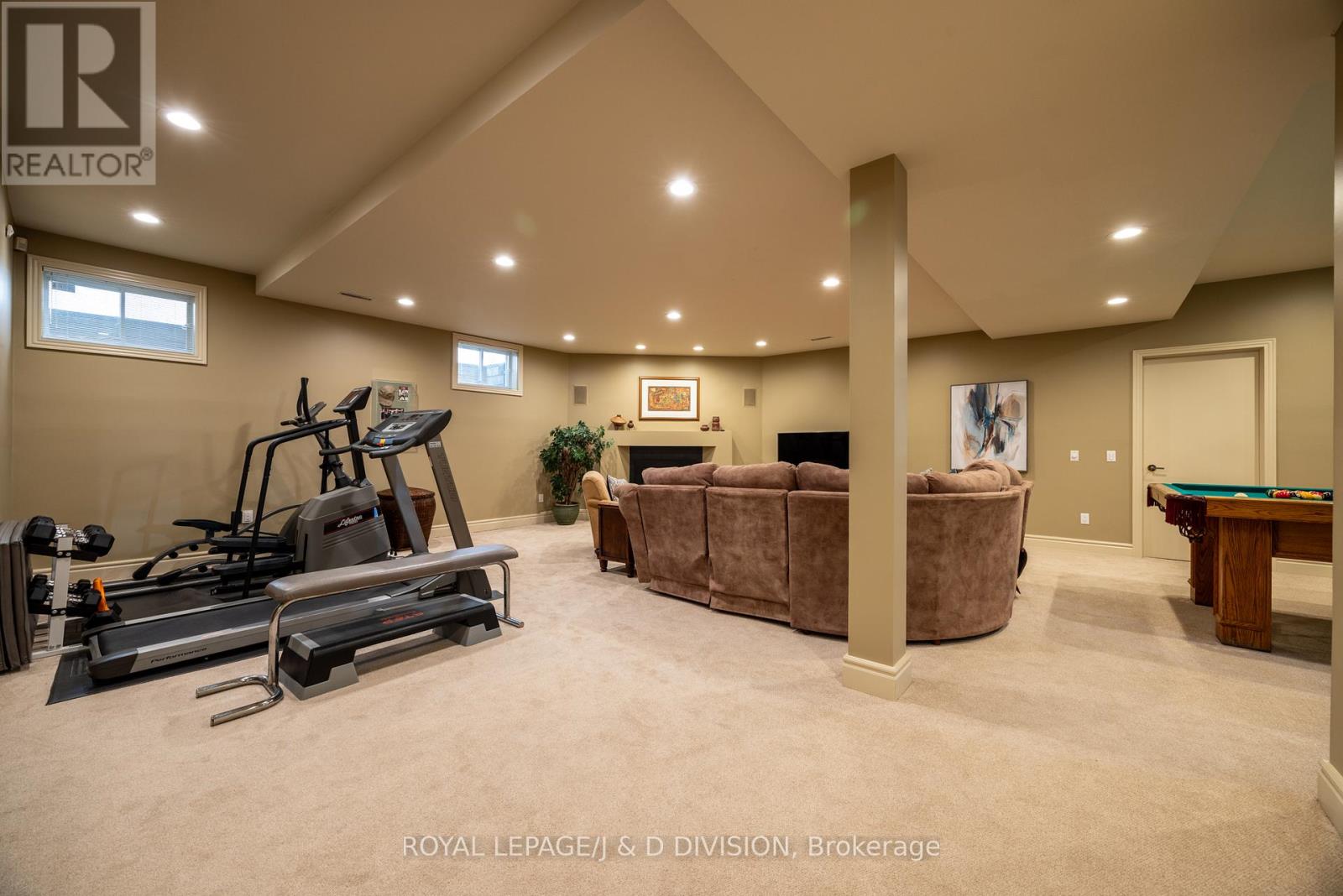 42 Munro Boulevard, Toronto, Ontario  M2P 1B9 - Photo 24 - C12125839
